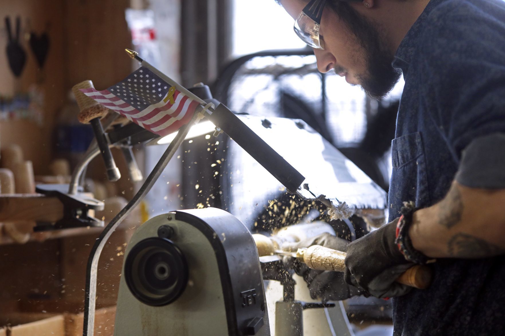 Inside the Missouri Meerschaum corncob pipe factory